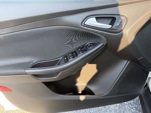 Used 2016 Ford Focus SE FWD image 14