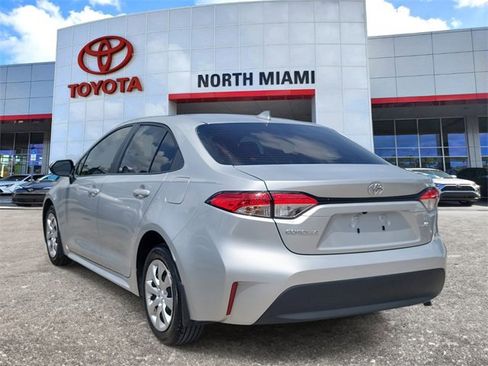 Used 2025 Toyota Corolla LE image 3