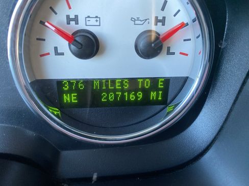 Used 2005 Ford F150 Lariat image 6