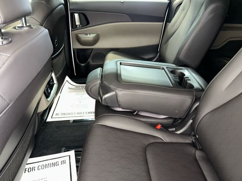 New 2026 Kia Carnival SX FWD image 5