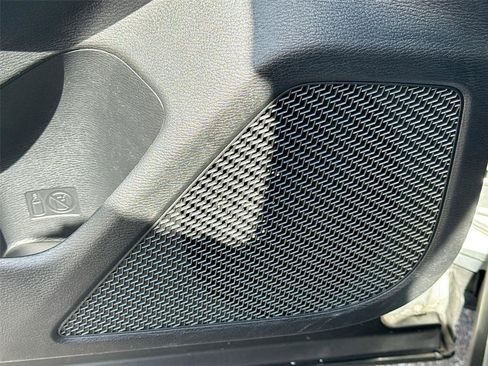 Used 2024 Mitsubishi Outlander SE image 19