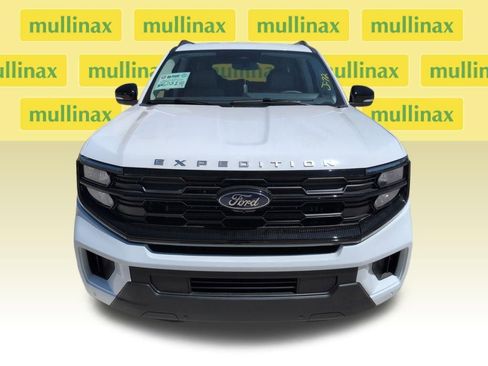 New 2026 Ford Expedition Active image 13