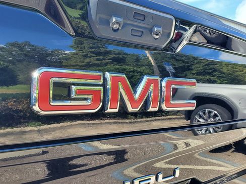 Used 2024 GMC Sierra 1500 Denali RWD image 6