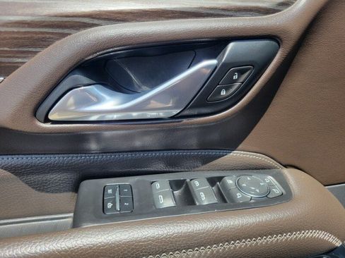 Used 2021 GMC Yukon XL Denali w/ Denali Premium Package RWD image 16