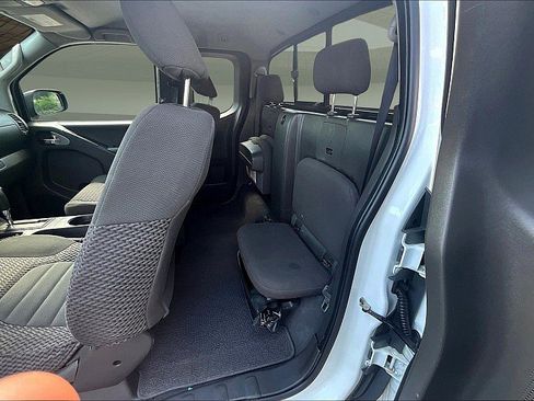 Used 2019 Nissan Frontier SV image 24