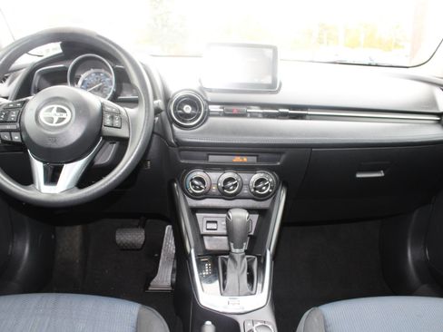 Used 2016 Scion iA image 10