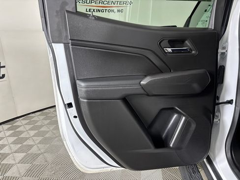 Used 2024 Chevrolet Colorado LT w/ LT Convenience Package AWD/4WD image 18
