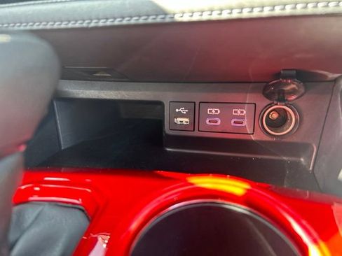 Used 2022 Toyota Highlander L FWD image 30