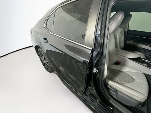 Used 2021 Toyota Camry SE FWD image 27