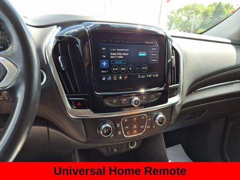 Used 2020 Chevrolet Traverse LT FWD image 17