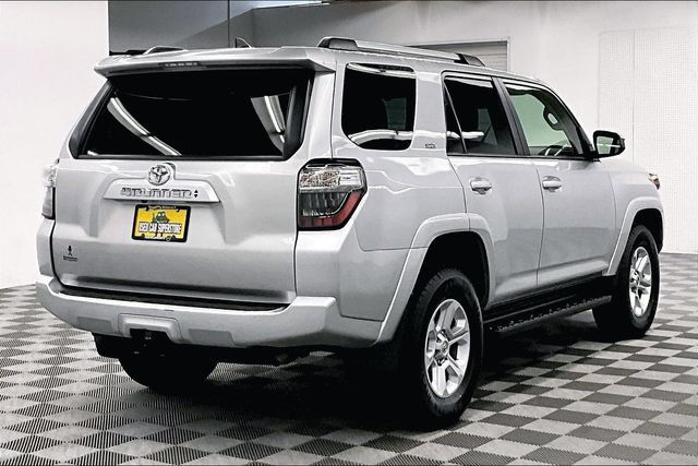 Used 2024 Toyota 4Runner SR5 AWD/4WD image 12