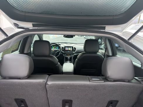 Used 2018 Chevrolet Volt Premier w/ Driver Confidence Package image 10