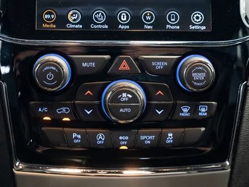 Used 2020 Jeep Grand Cherokee Altitude AWD/4WD image 12