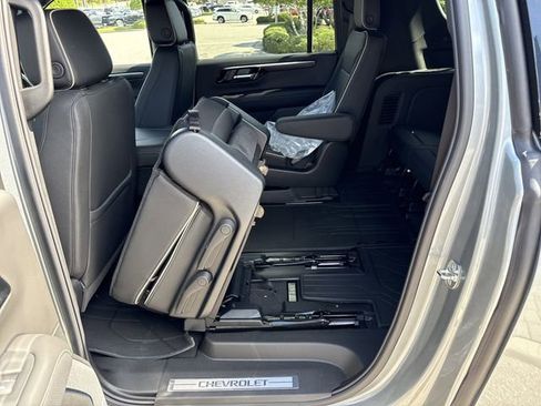 New 2026 Chevrolet Suburban Premier image 14