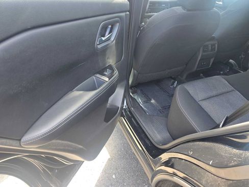 Used 2024 Nissan Rogue SV FWD image 16
