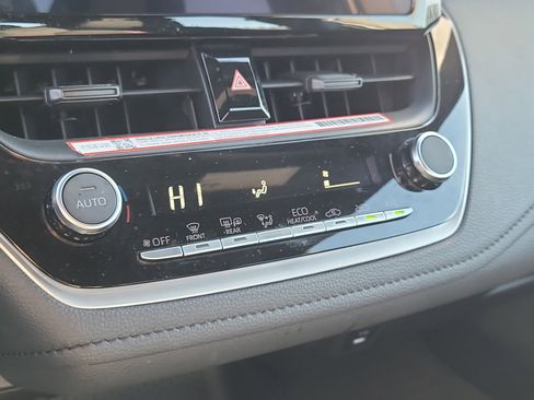 Certified 2025 Toyota Corolla SE image 23