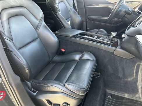 Used 2017 Volvo XC90 T6 Momentum w/ Vision Package AWD/4WD image 12