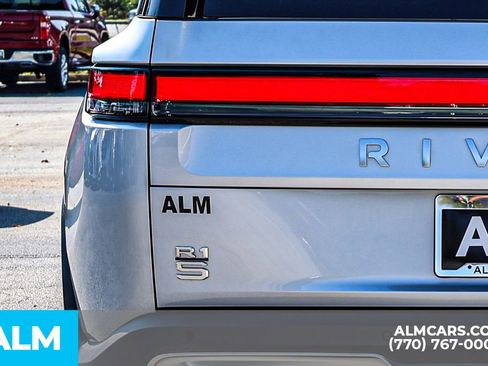 Used 2024 Rivian R1S Adventure image 12