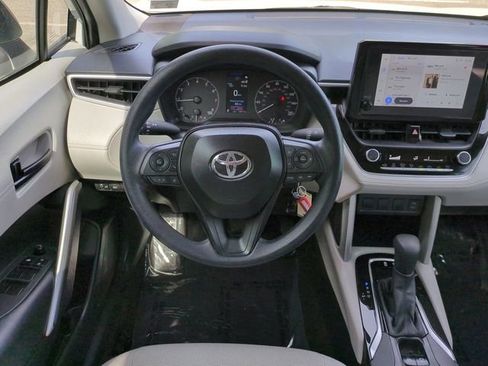 Used 2025 Toyota Corolla Cross L FWD image 16