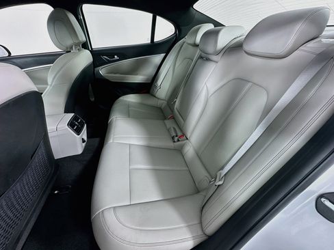 Used 2023 Genesis G70 2.0T RWD image 24