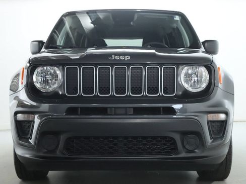 Certified 2023 Jeep Renegade Latitude AWD/4WD image 5
