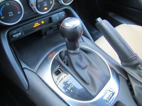 Used 2019 MAZDA MX-5 Miata RF Grand Touring image 37