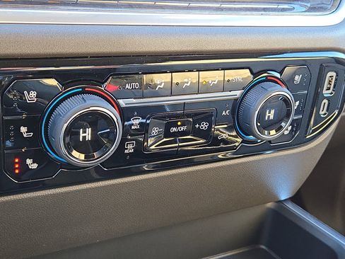 New 2026 Chevrolet Silverado 1500 LTZ w/ LTZ Premium Package image 24