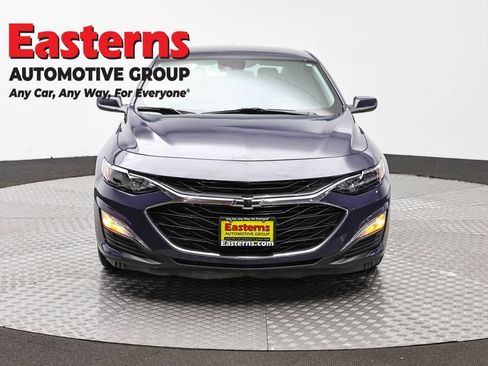 Used 2025 Chevrolet Malibu RS FWD image 2