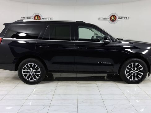 Used 2025 Ford Expedition Platinum AWD/4WD image 2