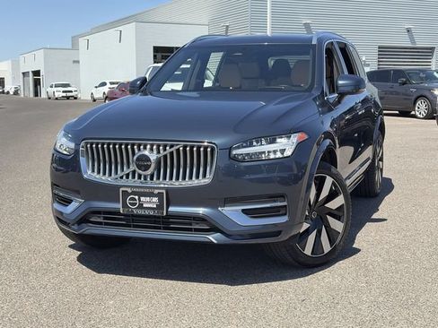 Used 2023 Volvo XC90 T8 Ultimate w/ Lounge Package AWD/4WD image 3