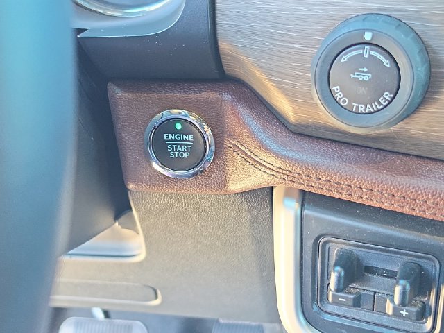 Used 2022 Ford Expedition Limited RWD image 27