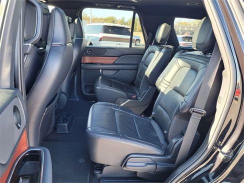Used 2024 Lincoln Navigator Reserve image 9