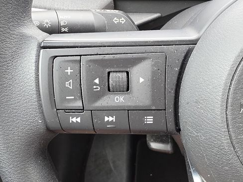 Used 2025 Nissan Kicks SV image 16