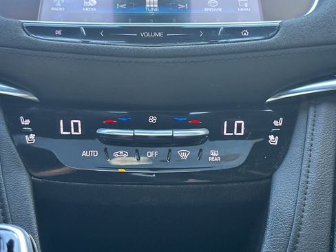 Used 2017 Cadillac XT5 Platinum AWD/4WD image 22
