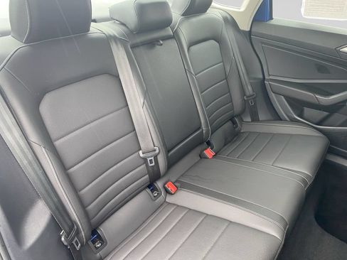 Used 2024 Volkswagen Jetta SE FWD image 13