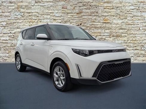 New 2025 Kia Soul LX w/ LX Technology Package image 2