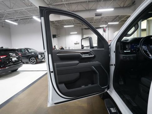 Used 2025 Chevrolet Silverado 2500 LT w/ Convenience Package image 26