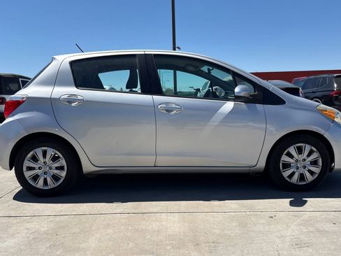 Used 2014 Toyota Yaris LE FWD image 9