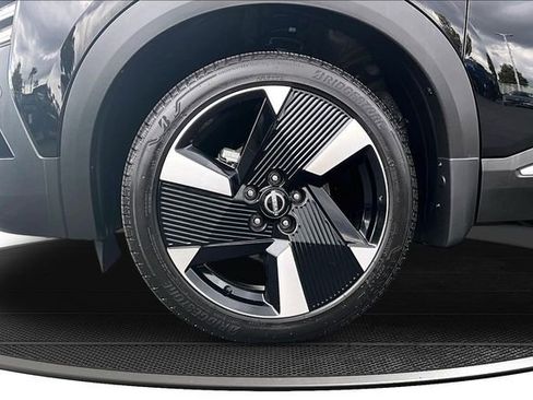 Certified 2025 Nissan Kicks SR AWD/4WD image 31
