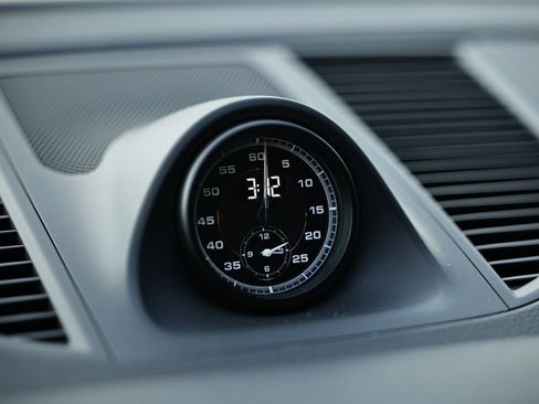 New 2026 Porsche Macan image 40