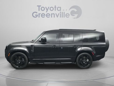 Used 2025 Land Rover Defender 130 X-Dynamic SE image 5