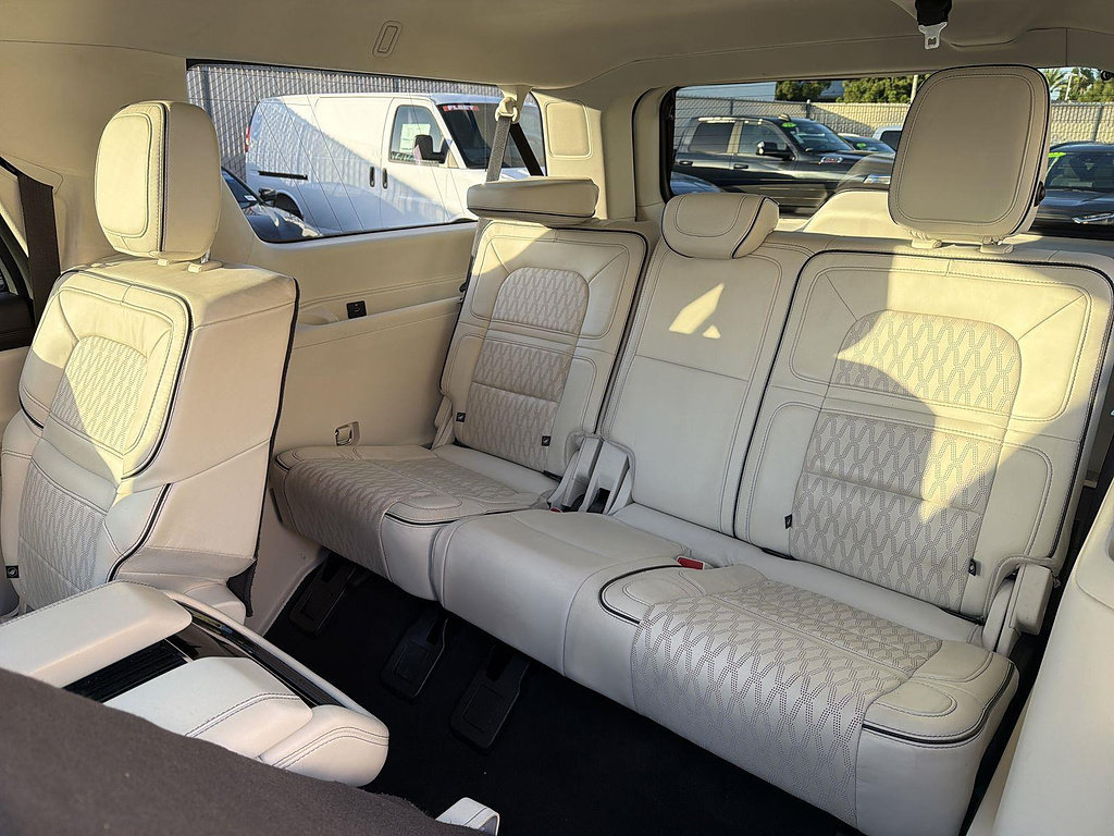 Used 2023 Lincoln Navigator L Black Label AWD/4WD image 44