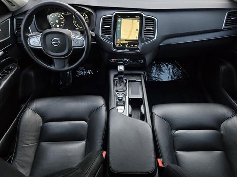 Used 2020 Volvo XC90 T6 Momentum image 18