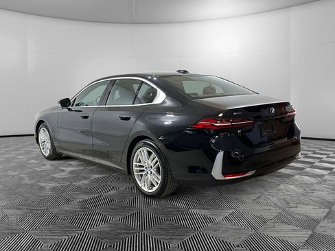 Used 2024 BMW 530i xDrive w/ Convenience Package AWD/4WD image 3