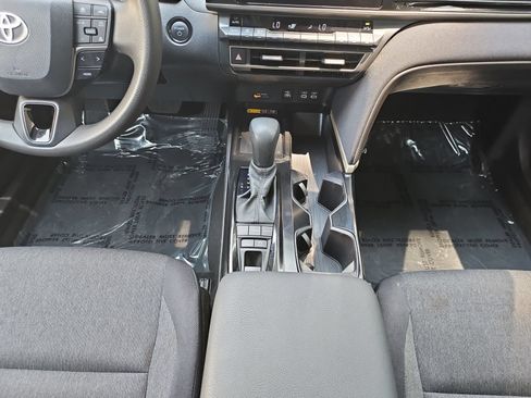 Used 2025 Toyota Camry LE FWD image 31