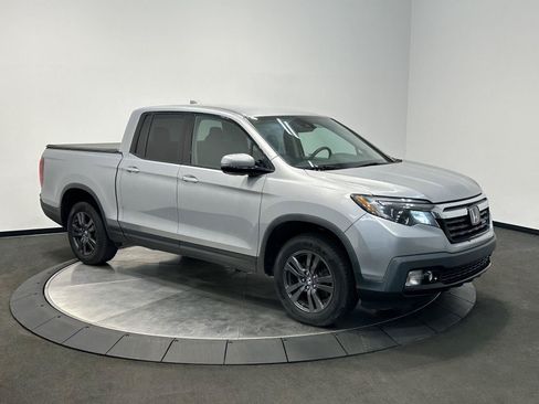 Used 2020 Honda Ridgeline Sport image 2