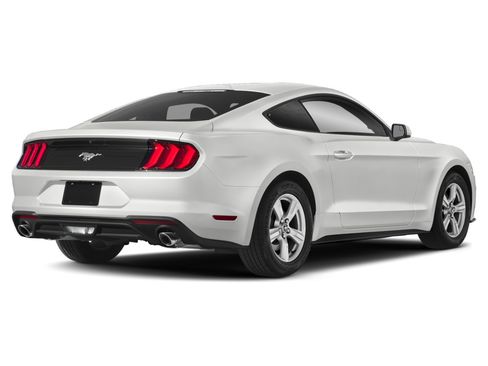 Used 2018 Ford Mustang GT RWD image 2