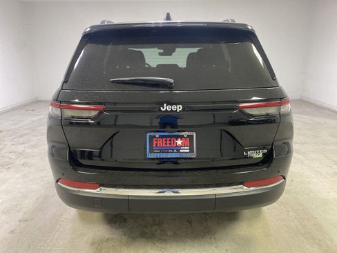 New 2025 Jeep Grand Cherokee Limited RWD image 6