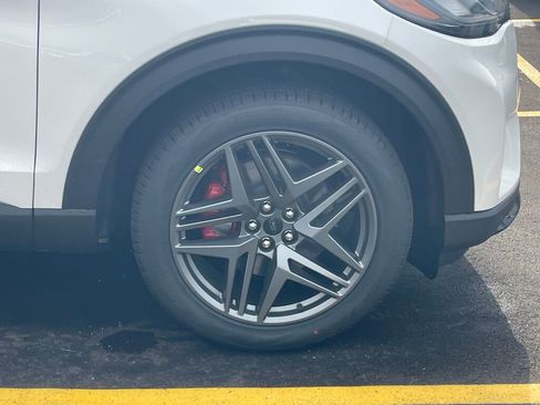 New 2026 Ford Explorer ST-Line w/ ST-Line Street Pack image 17