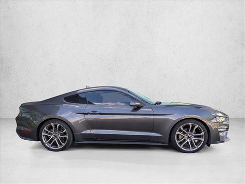 Used 2020 Ford Mustang Premium image 4